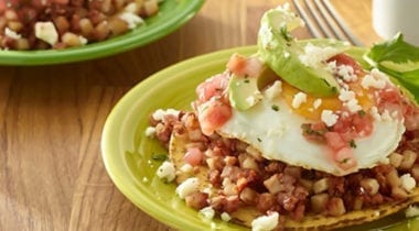 avocado corned beef hash with egg